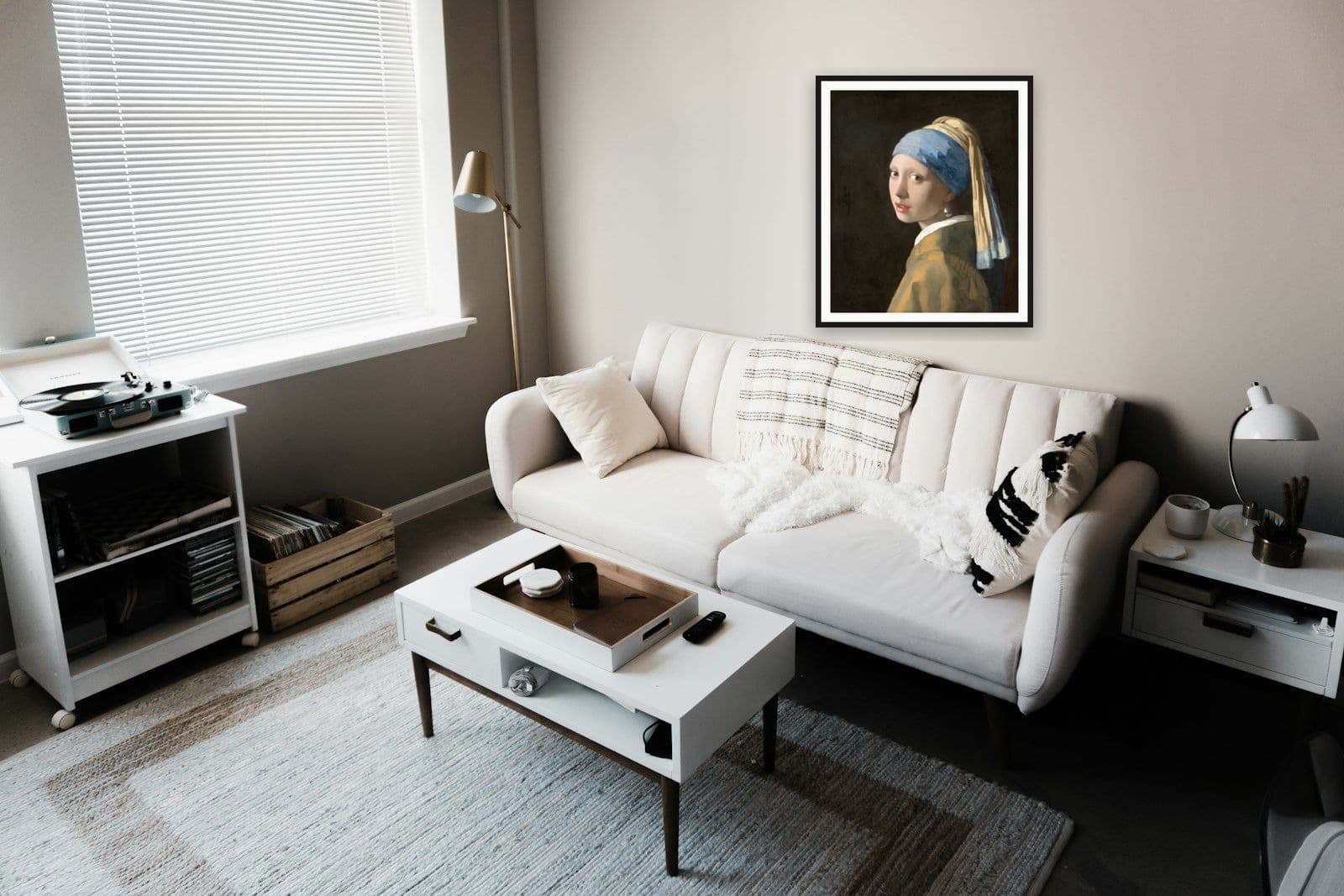 Girl with a Pearl Earring in Minimal